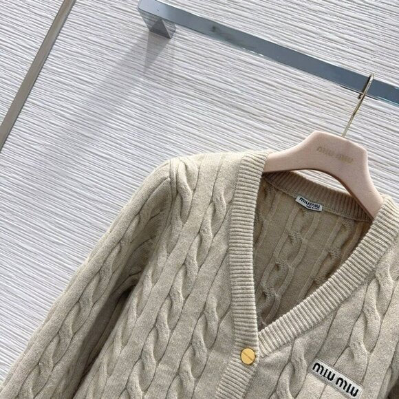 Miu Miu 2025 New Arrival Classic Cardigan Sweater - Picture 4 of 8